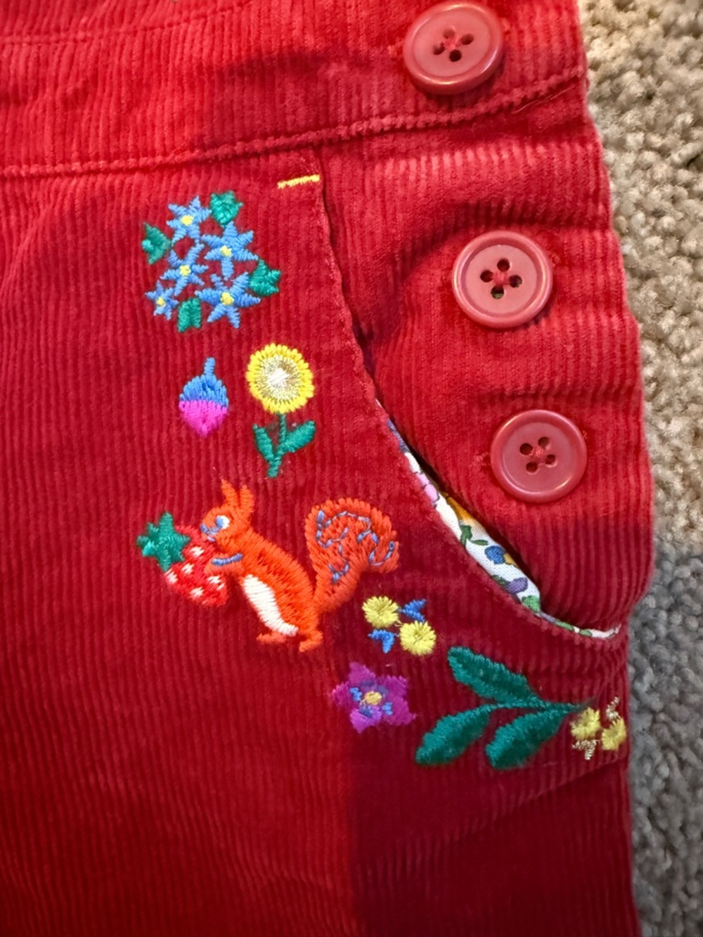 Mini Boden Embroidered overalls - Picture 3 of 5